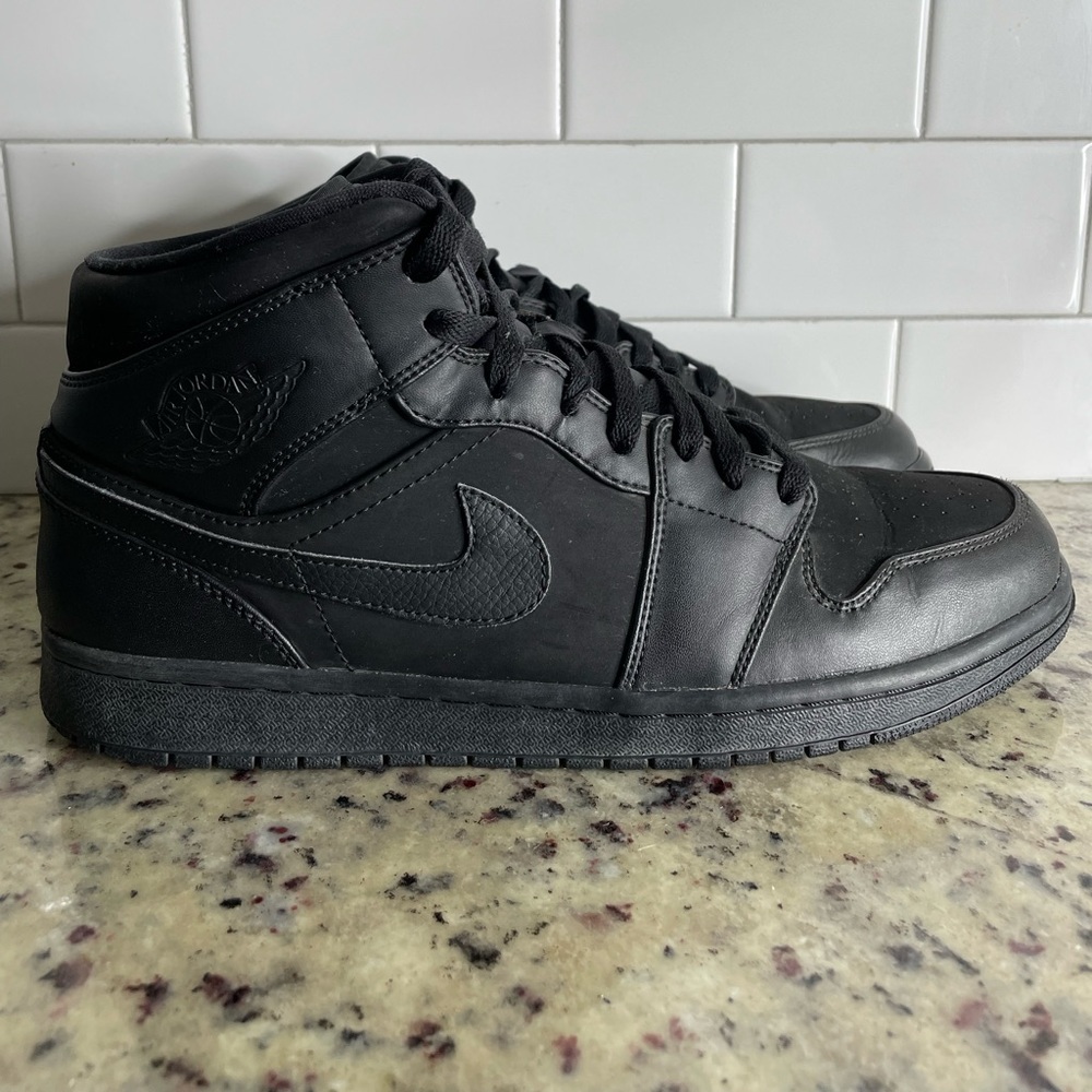Nike Air Jordan 1 Retro Mid Triple Black Men's Size 11 554724-011
